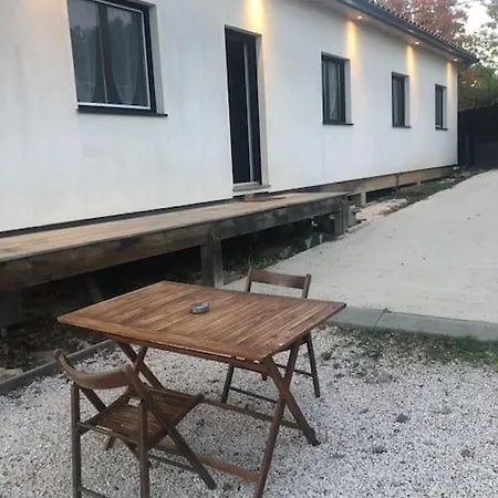 Charment Avec Parking Et Jardin Privatif Apartment *
